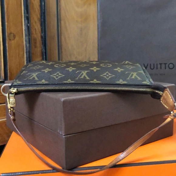 Louis Vuitton Pochette Style M51980 - Picture 10 of 10
